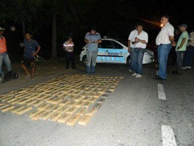 Incautaron m�s de 150 panes de marihuana en el puesto caminero puerto Eva Per�n
