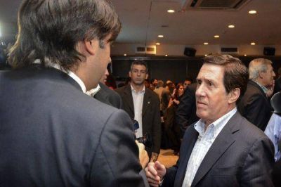 Firma de acuerdo de precios para el control de materiales de la construcci�n