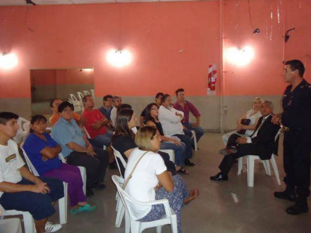 Instalan c�maras por m�s seguridad