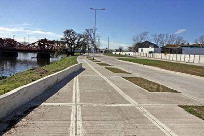 Contin�an las obras de limpieza y saneamiento del Riachuelo en Avellaneda
