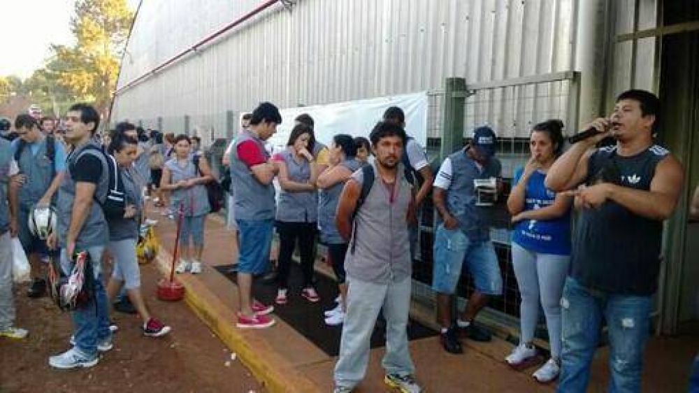 Denuncian despidos en la f�brica de zapatillas Dass