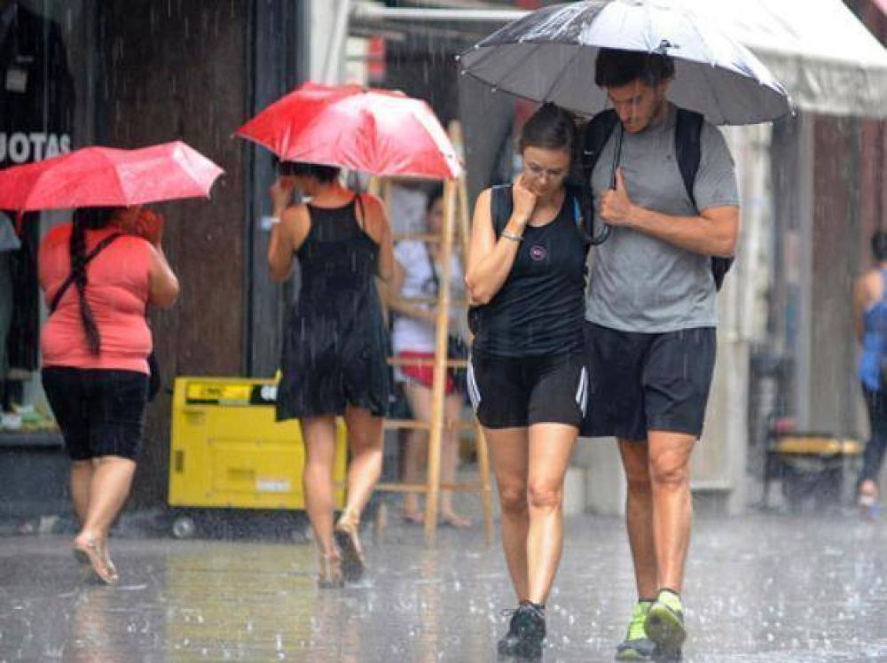En Rosario llovi� en tres d�as m�s de lo previsto para todo febrero