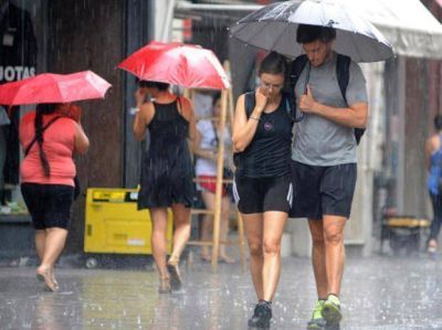 En Rosario llovi� en tres d�as m�s de lo previsto para todo febrero