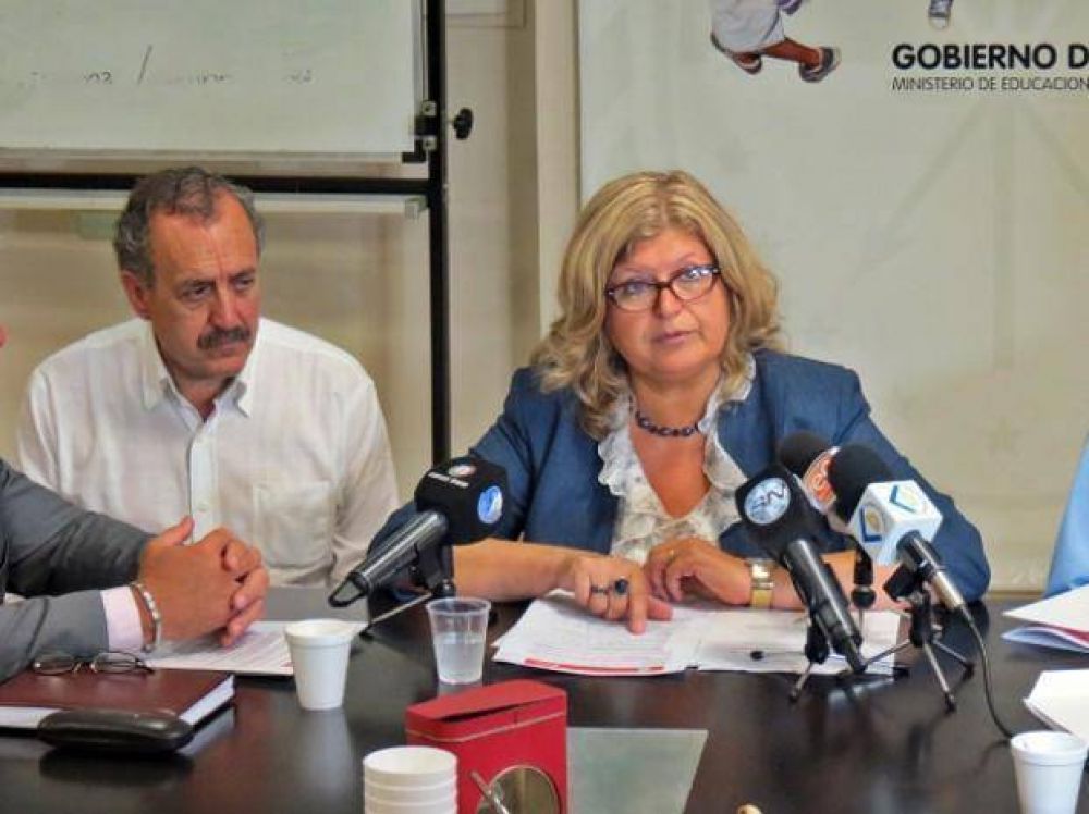 Cerca de 12 mil docentes titularizar�n cargos y horas en los concursos de este a�o