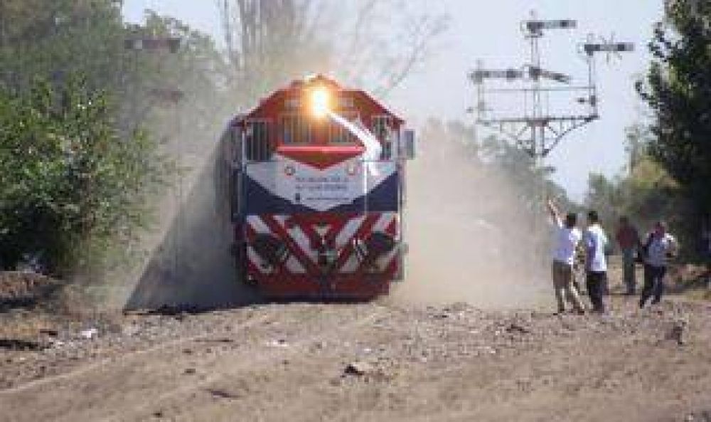 Volvi� a funcionar el tren Jun�n - Retiro con recortes en su servicio