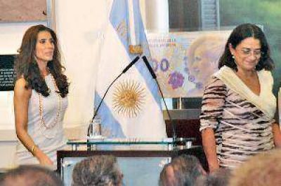 Claudia Zamora tuvo una reuni�n de trabajo con la jefa de Estado
