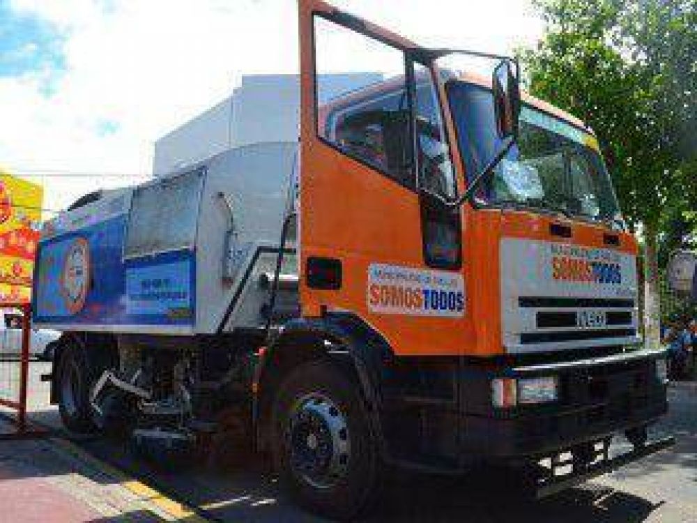 Incorporaron un nuevo cami�n barredor en San Luis