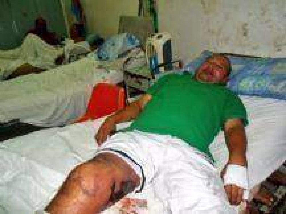 Inconcebible: Un colectivero arrastr� dos cuadras a un hombre discapacitado por no descender r�pido