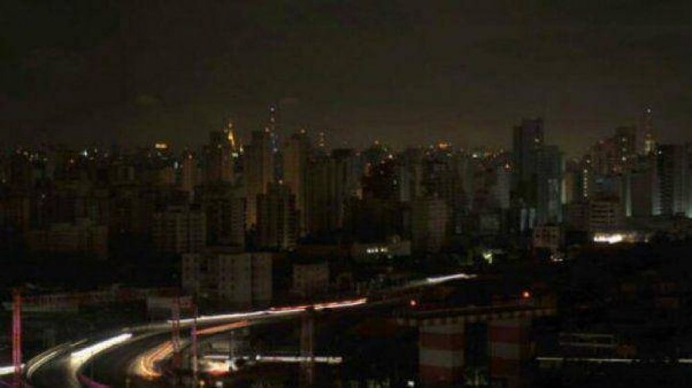 Un gran apag�n afect� a varias ciudades de Brasil