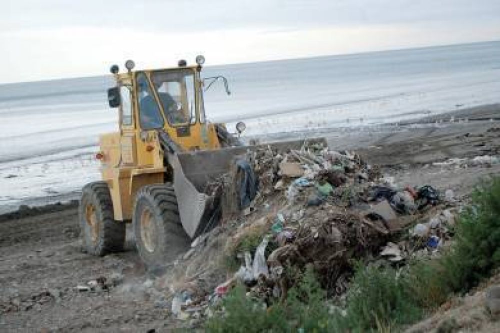 Se inici� la limpieza de la Playa 99 del barrio Stella Maris