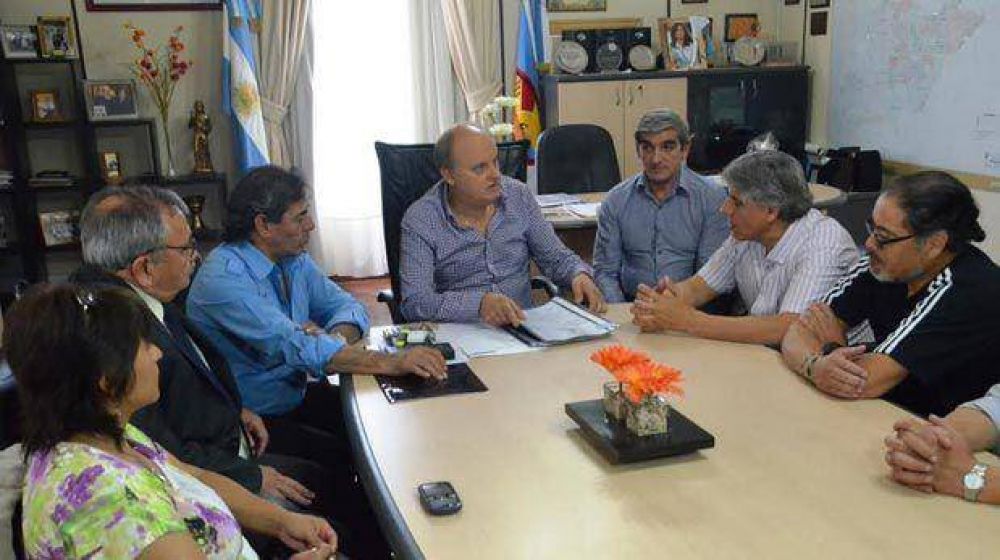 Municipio anunci� entrega de 26 lotes para el SOEM