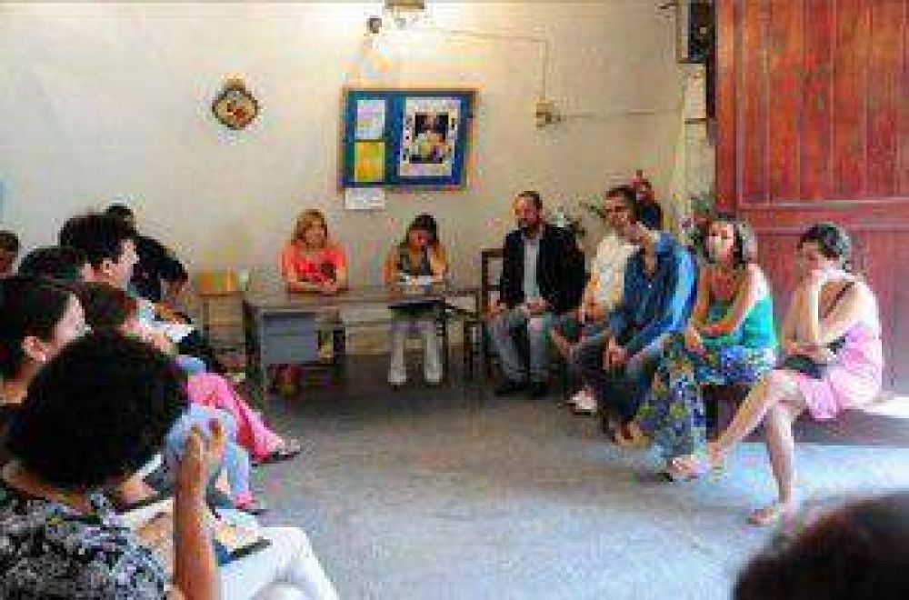 Foros P�blicos Vecinales, un camino para la soluci�n de problemas en los barrios