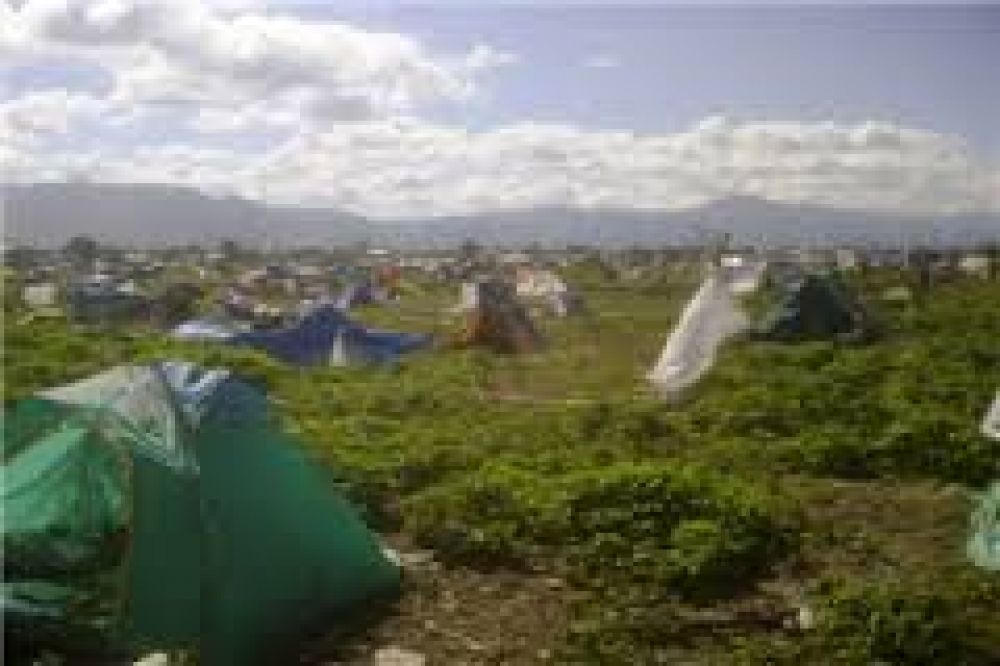  Familias que se hab�an asentado en zona sur marcharon por las calles c�ntricas