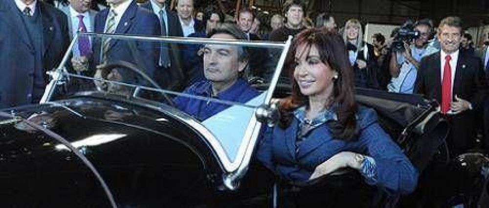 Cristina se qued� con las ganas del auto 100% argentino