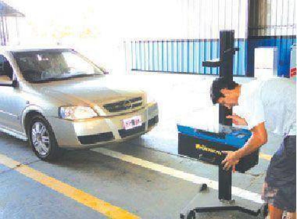Importante afluencia de veh�culos para la RTO del Parque Industrial