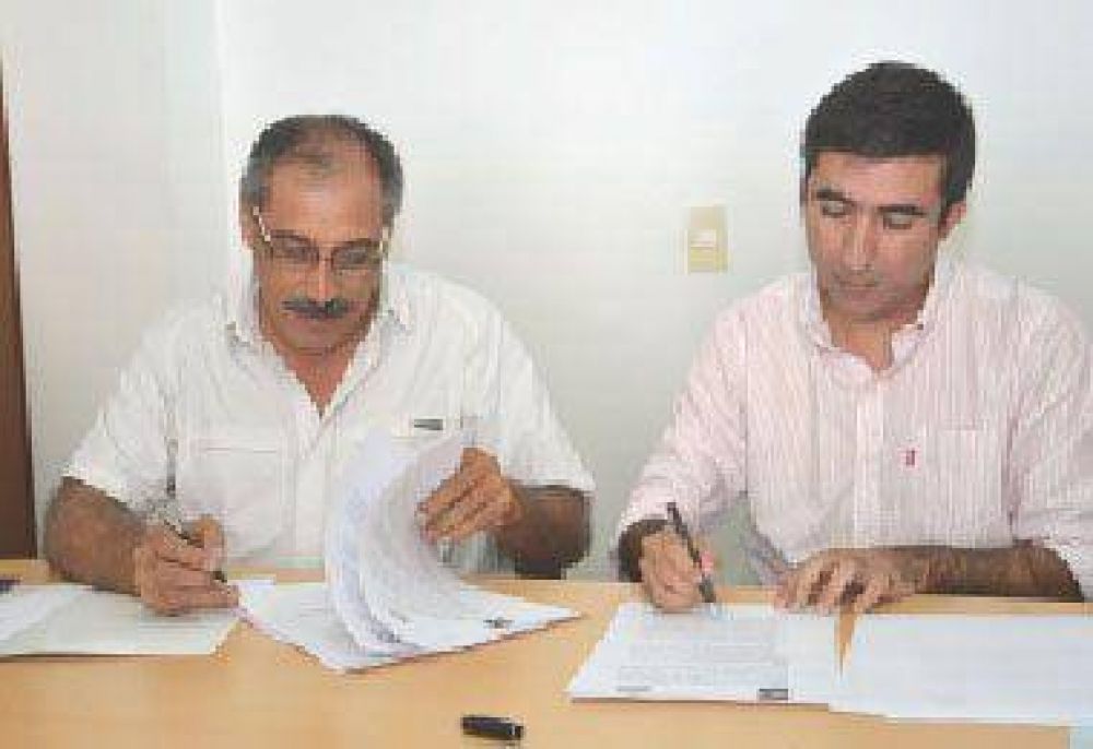 Aguas Riojanas administrar� el servicio de agua en Anguin�n