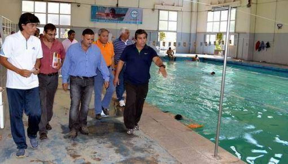 Quintela anunci� mejoras en las instalaciones del polideportivo municipal