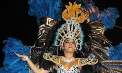 Con c�maras nacionales de TV, el corso barrial se despidi� hasta el 2015