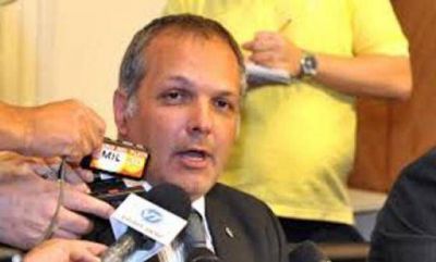 Buzzi acus� al diputado radical Costa de �sacar ventaja y especular�