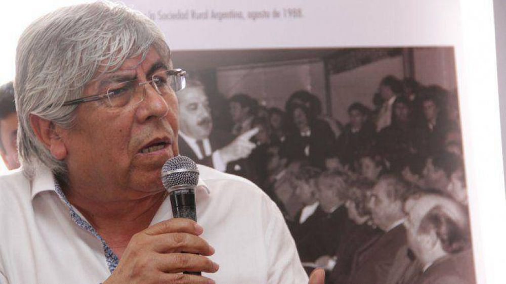 Moyano respald� a Cal� y se�al�: "Buscan la forma de provocar algo y justificar su salida"