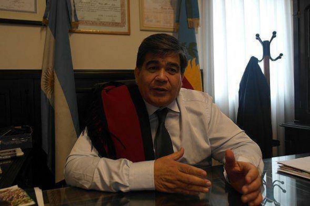 Mario Ishii: �Buscan m�s excusas para endeudar a la provincia�