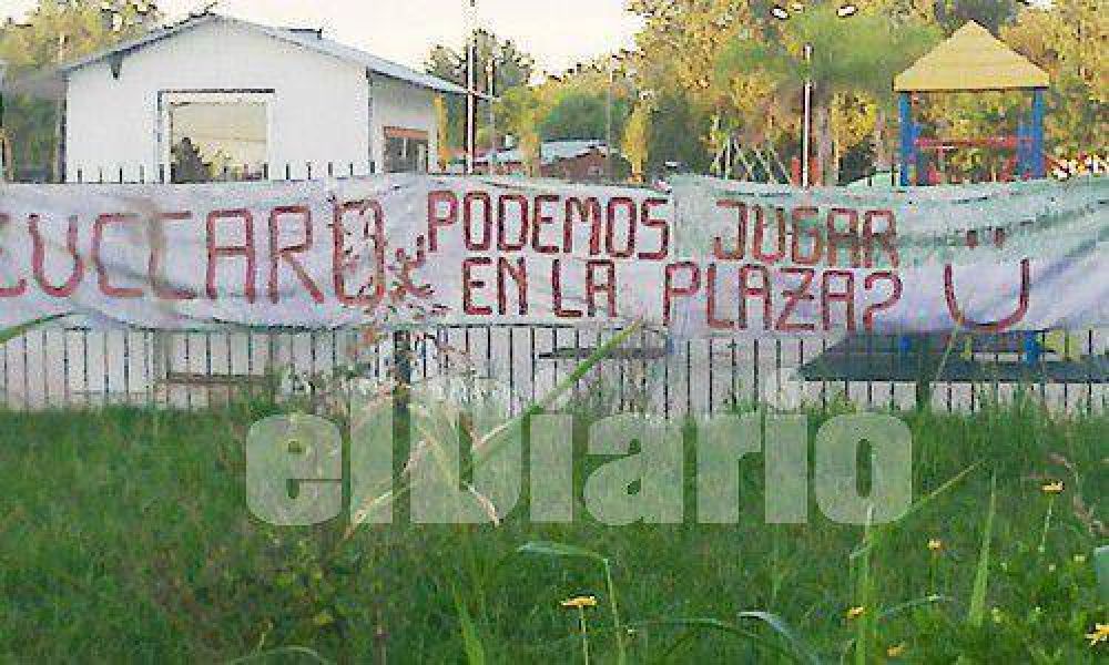 Ir�nicos, vecinos le preguntan a Z�ccaro si pueden usar una plaza