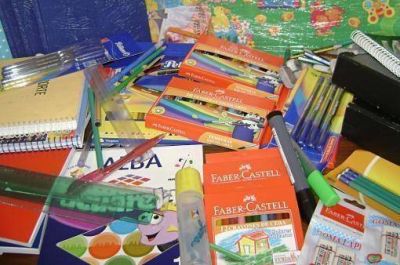 Libreros repudian a los medios por sus dichos sobre la canasta escolar