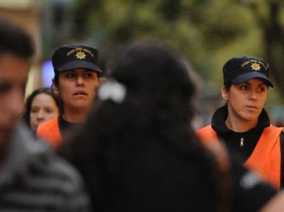 Sumar�n unos 40 polic�as al patrullaje de las calles en la zona de Echesortu