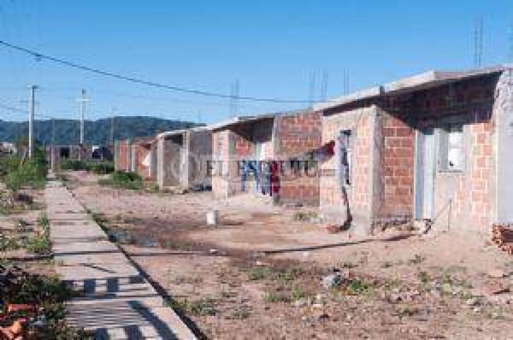 Usurpadores elevaron un petitorio a la gobernadora