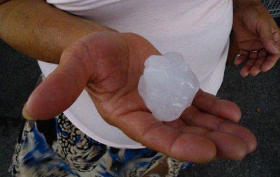 La lluvia caus� inconvenientes y aneg� calles en C�rdoba