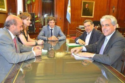 La provincia gestion� l�nea crediticia para ayudar a los productores en la cosecha 2014