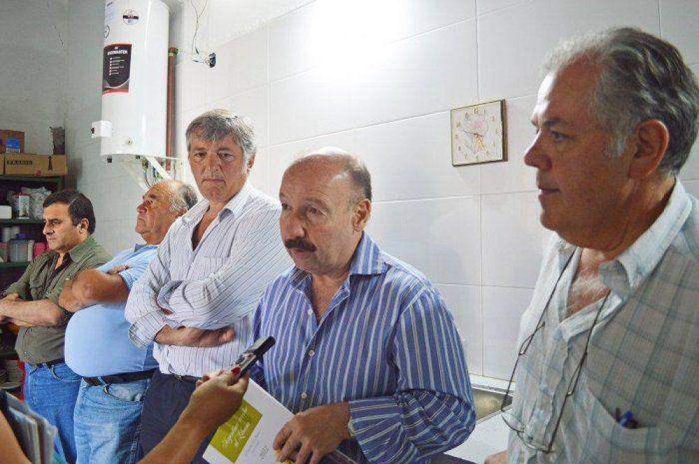 Inza visit� la renovada sede del C�rculo �rabe