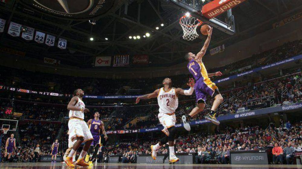 Sin jugadores, Los Angeles Lakers cortaron una racha de siete derrotas en fila