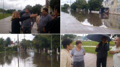 Concejales junto a vecinos exigen respuestas por calles anegadas