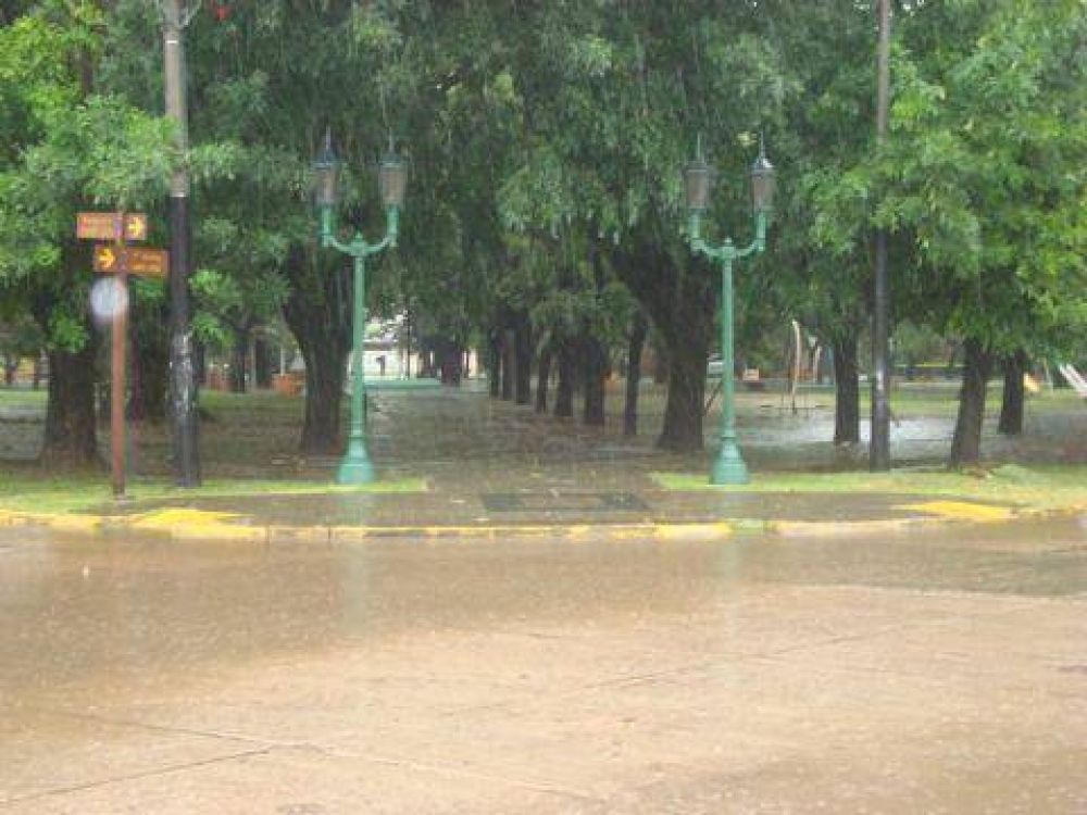 Pascual Balceda inform� que �hasta el momento no hay evacuados, pero estamos en alerta�
