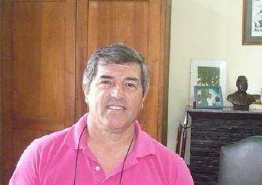 Menconi: "No tiene Dios, Patria ni hogar"	