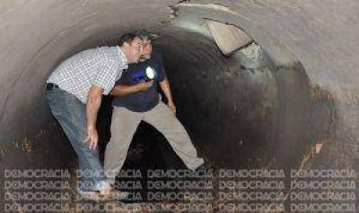 Limpian desag�es pluviales para prevenir inundaciones