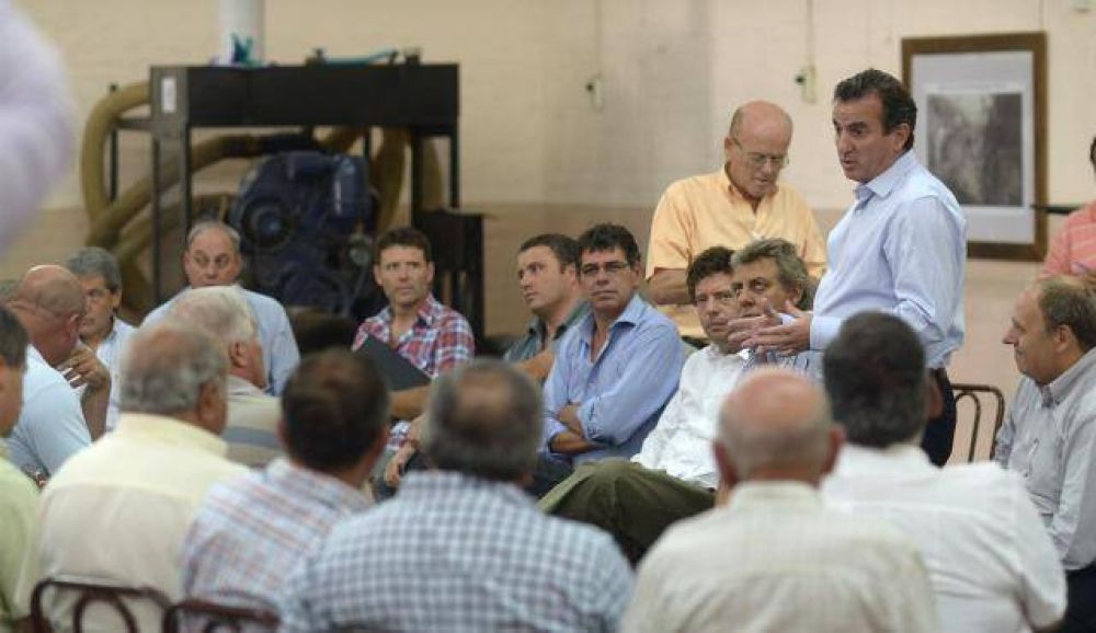 P�rez acerc� propuestas a productores del Este mendocino