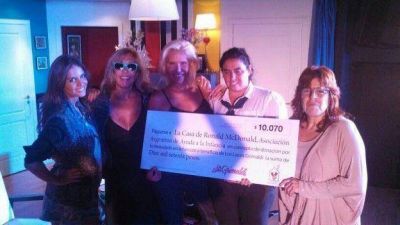 Nazarena V�lez entreg� m�s de 10 mil pesos a la Casa de Ronald McDonald�s