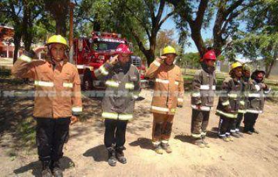 Bomberos de Barranqueras homenajearon a sus colegas ca�dos en Barracas