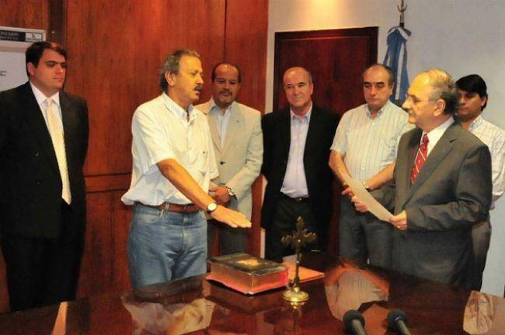 El gobernador tom juramento al ministro de la Produccin, Miguel ngel Tiji