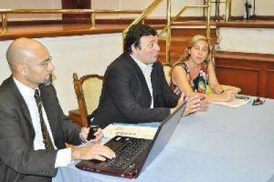 Comerciantes y gobierno acordaron lista de precios local