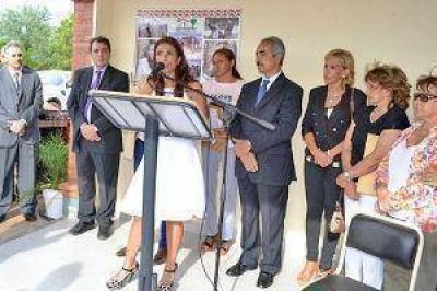 La gobernadora entreg� 36 viviendas rurales en el departamento Banda