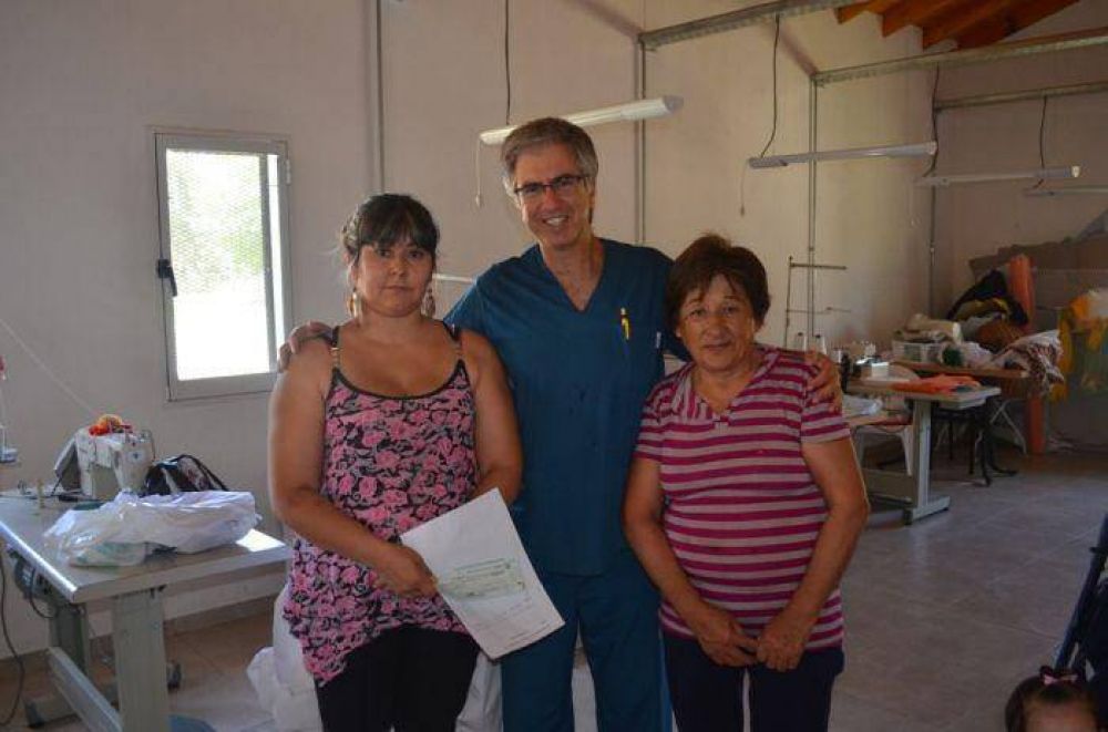 Armend�riz entreg� subsidio al Taller Nuestras Manos