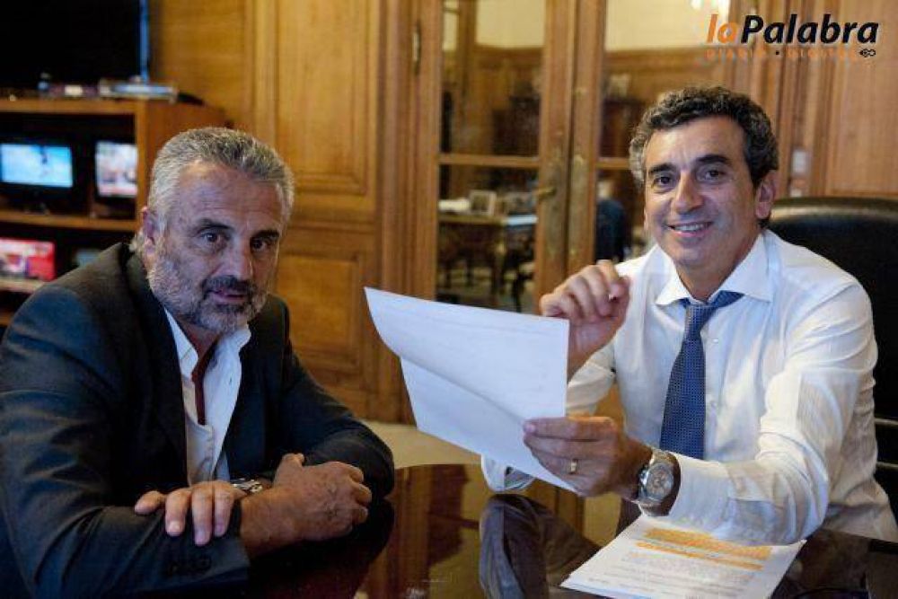 Curetti se reuni� con el ministro Randazzo