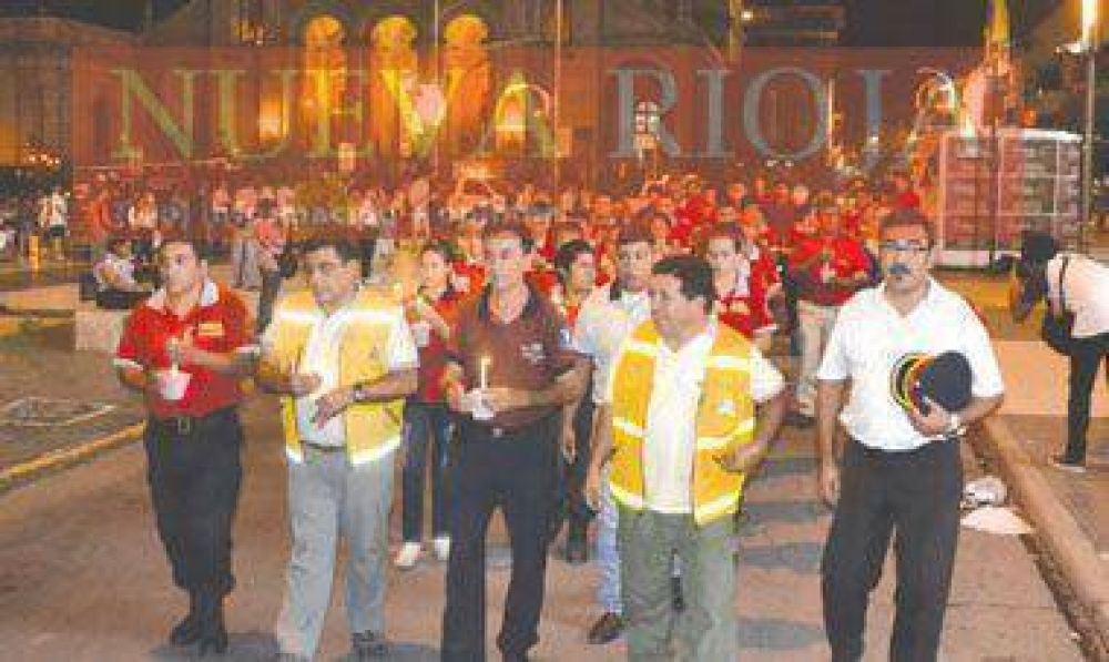 Bomberos riojanos homenajearon a los fallecidos en Barracas