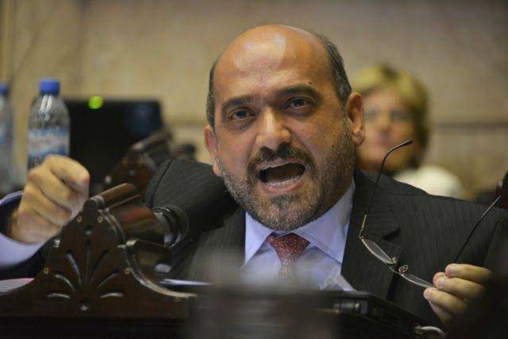 �Yoma se ha convertido en un garca� dijo Tineo
