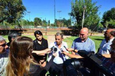 Quiroga: "Es bueno que el gobernador comience a animarse y a plantarse frente al gobierno nacional"