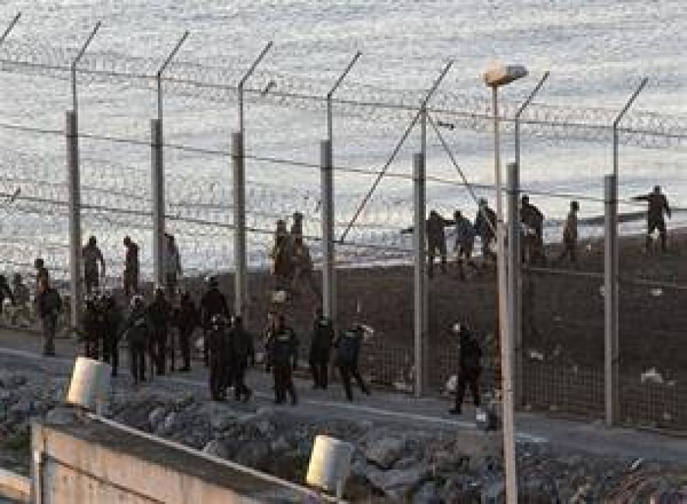 Otra tragedia para los inmigrantes que intentan llegar a Europa: 9 muertos