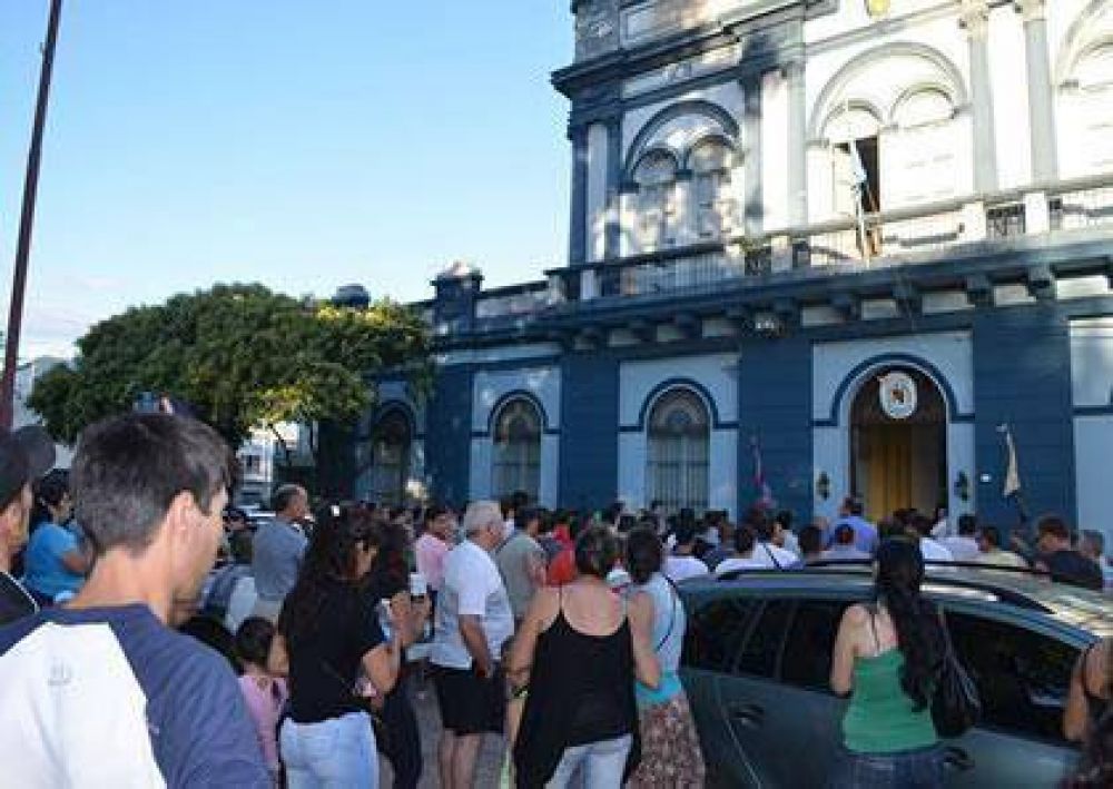 Polic�as detenidos por la protesta de diciembre